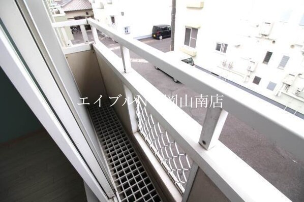 岡山駅 バス20分  芳泉高入口下車：停歩3分 2階の物件内観写真